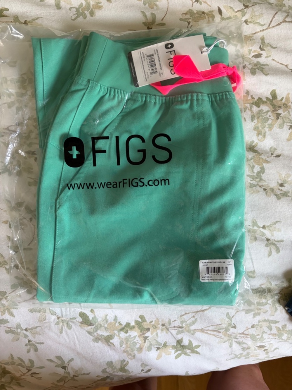 Figs Isabel scrub pants - Picture 3 of 4